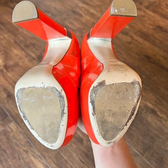 Authentic Miu Miu orange patent leather pumps with a 4 inch heel - Size 6 - Picture 5 of 6